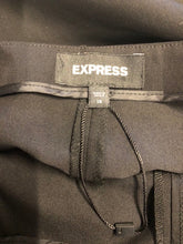 Load image into Gallery viewer, Express Skort, Size 14. #3428
