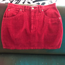 Load image into Gallery viewer, London Jean Skirt, size 8. #911
