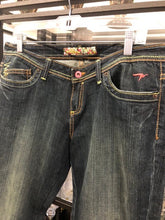 Load image into Gallery viewer, Vintage jeans, size 32
