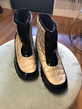 Load image into Gallery viewer, Winter Boots, size 9  #1925
