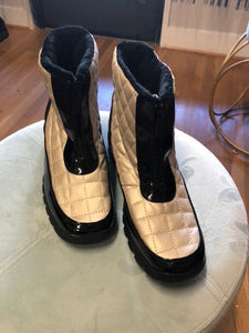 Winter Boots, size 9  #1925