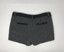 Load image into Gallery viewer, black &amp; white Shorts, size 6  #331
