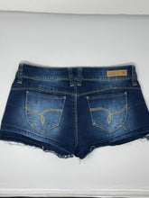 Load image into Gallery viewer, YMI SHORTS, size 7
