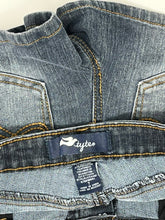 Load image into Gallery viewer, Styte Jean Shorts, size 7  #3509
