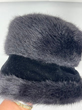 Load image into Gallery viewer, Fur Bucket Hat, size M  #1446
