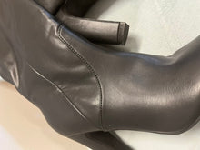 Load image into Gallery viewer, Unisa Tall Leather Boots, size 9  #1479
