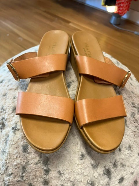 Italian Leather Sandals, size 8 1/2  #1457