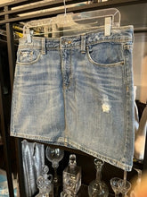 Load image into Gallery viewer, Gap Jean Skirt, size 8. #888
