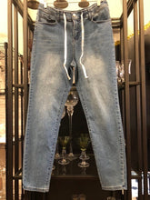 Load image into Gallery viewer, BeBe Jeans, size 32  #326
