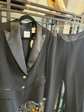Load image into Gallery viewer, Jane Seymour Suit, Size 10  #1911
