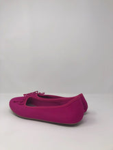 Load image into Gallery viewer, HOT PINK FLATS, size 6  #1456
