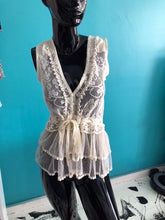Load image into Gallery viewer, LACE Summer top, size S. #1621
